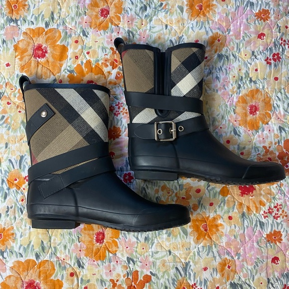 Burrberry Holloway Check Canvas Short Rain Boot - Picture 2 of 4